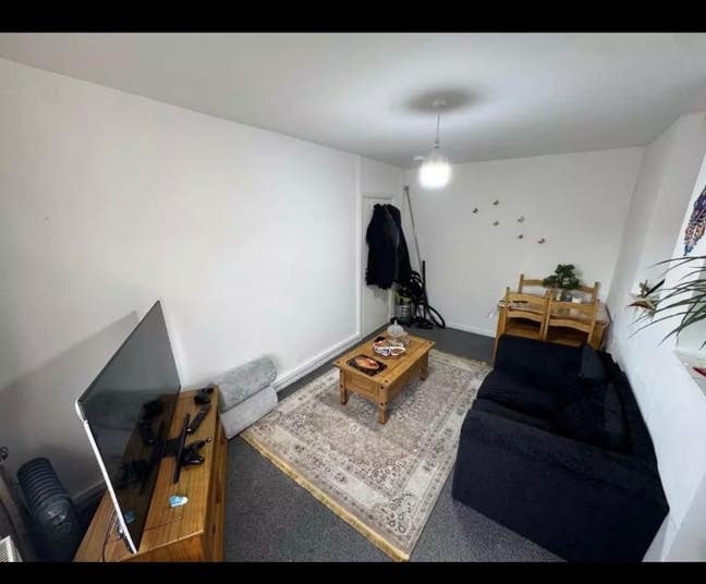 1 Bedroom Flat Available – B17  Main Photo