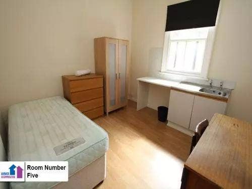Room Takeover – 19 Adelaide Road, Leamington Spa Main Photo