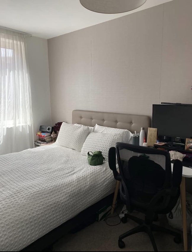 Double ensuite room - walking distance from town Main Photo