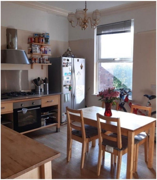 Room for rent in Kirkstall House Share Main Photo