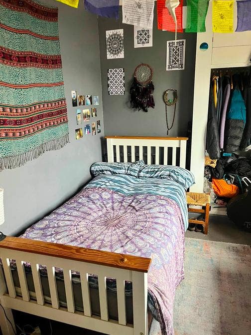 Clean, basic lodging/ Bedroom Main Photo