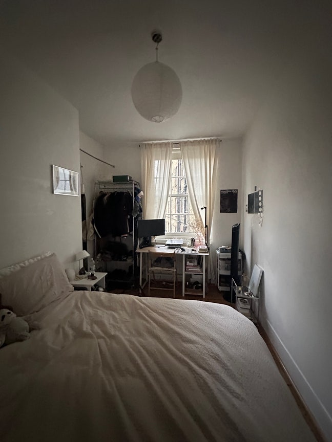 Double room available in Stepney Green Main Photo