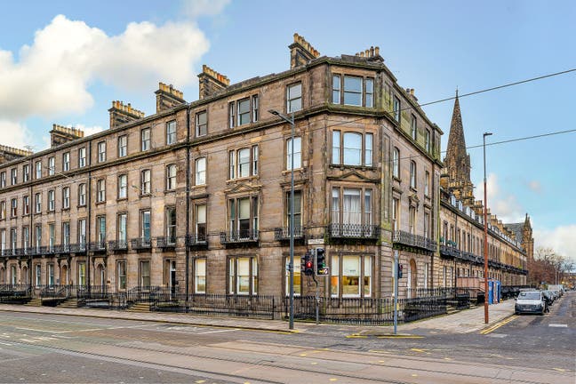 Beautiful West End Apt - No HMO, Up to 4 Month Let Main Photo