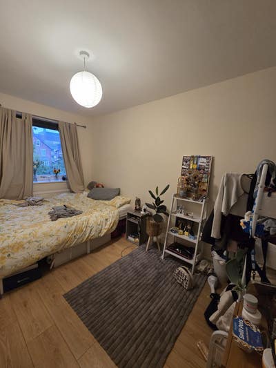 Wanted - replacement in 4-bed house of doctors Main Photo