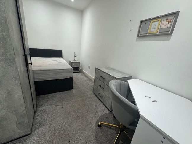 Spacious Modern Room | Coventry (Bills Included) Main Photo