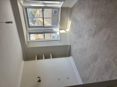 Light & Spacious Double Room in Friendly Home Main Photo