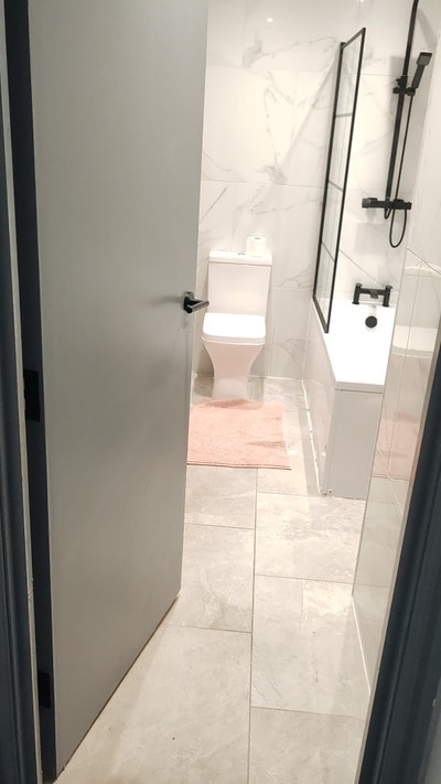 2 Rooms Available – Tenancy Takeover – Harriet Str Main Photo