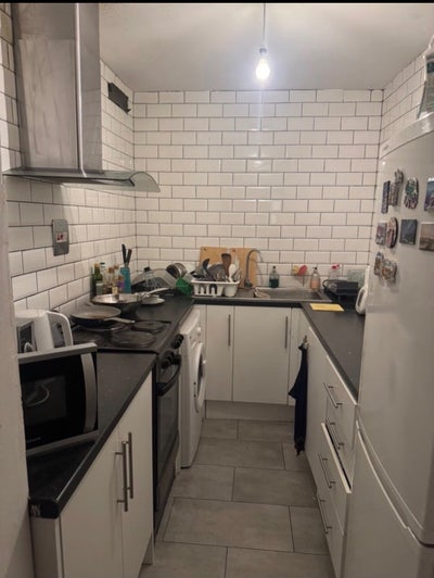 Female Room Available Near Warren Street Station Main Photo