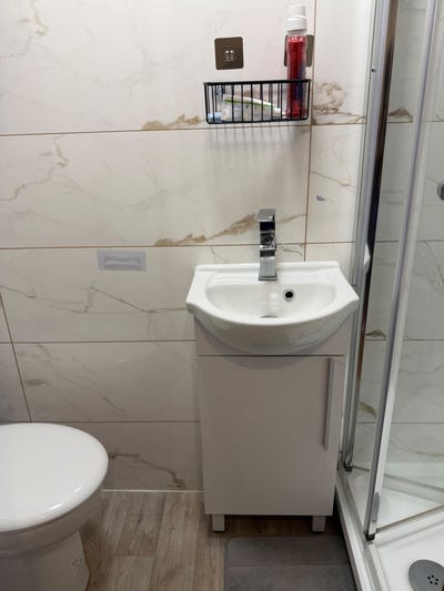 🏡 En-Suite Room to Rent – Northampton NN3 Main Photo