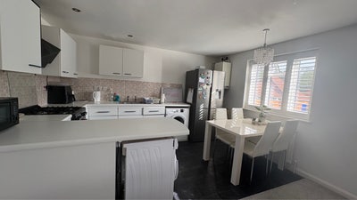 Double room available in kingston  Main Photo