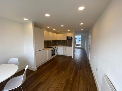 Bright, Spacious Private Room in Central London Main Photo