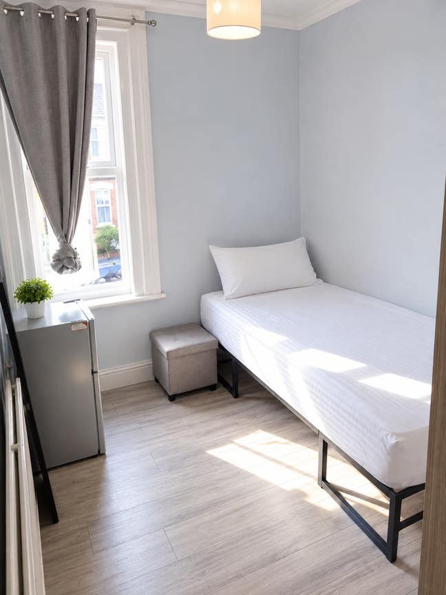 Stamford Hill|Large Single 1 Person|0 Deposit. Main Photo