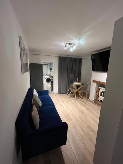High-End 3-Bedroom Terrace house  Main Photo