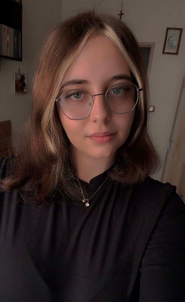 23 year old Female seeks a double room Main Photo