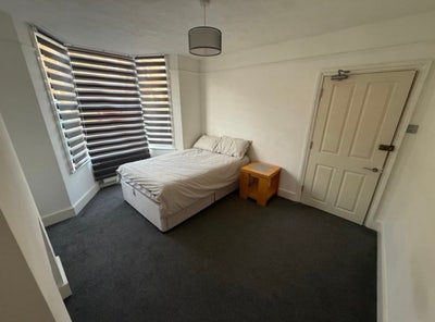 Spacious room to rent  Main Photo