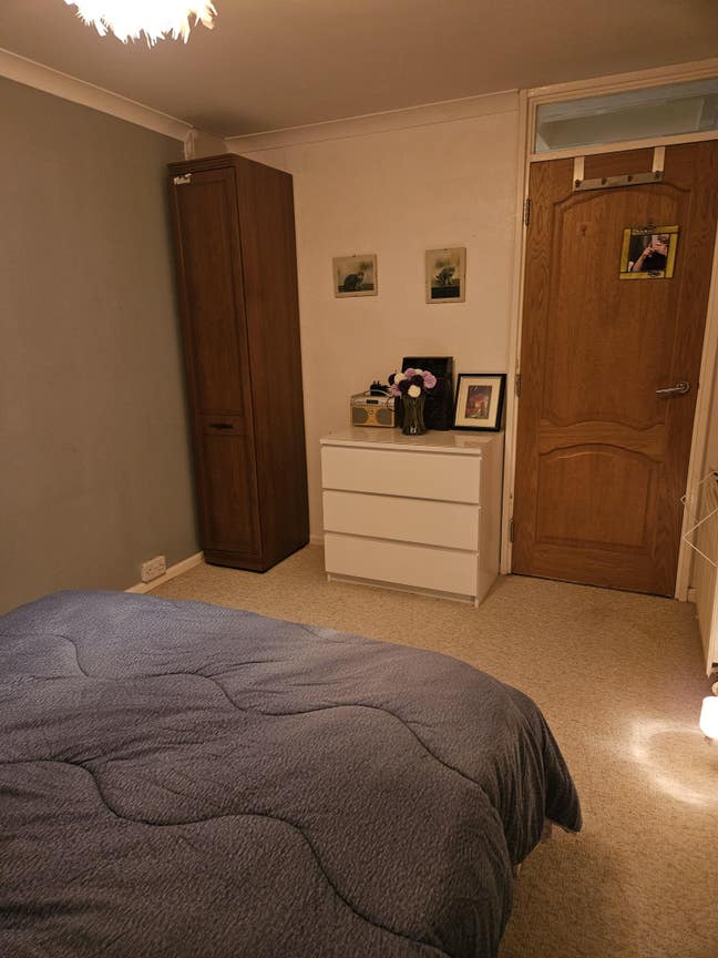 Double Bedroom available in Craigshill Main Photo