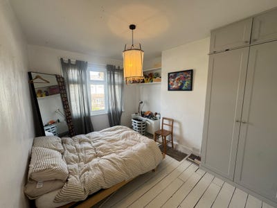 Room available in spacious house with a garden Main Photo
