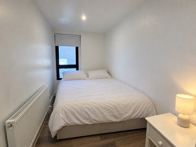 Amazing Refurbed Room! 5 Mins from Station!  Main Photo