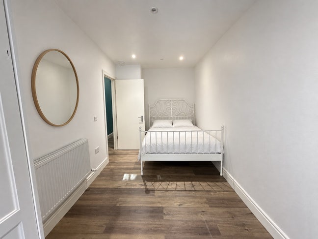 Private Terrace Refurbed Room! 5 Mins to Station  Main Photo