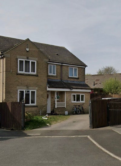 Large Double Room + Private Kitchenette – BD13 Main Photo