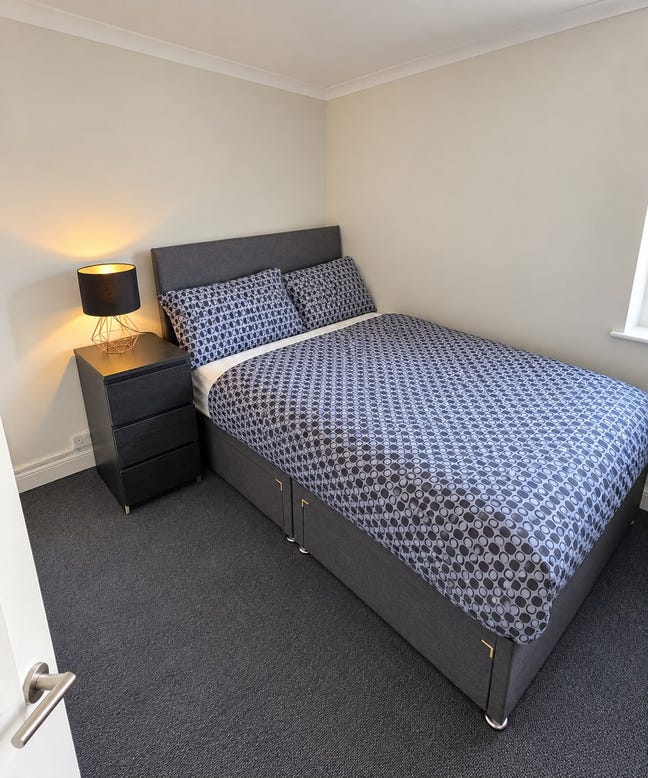 Cosy Warm Room near to Midland Met Hospital Main Photo