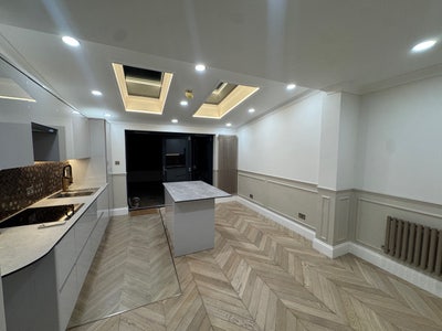 3 Bed 3 En-Suite Bathrooms - Newly renovated Main Photo