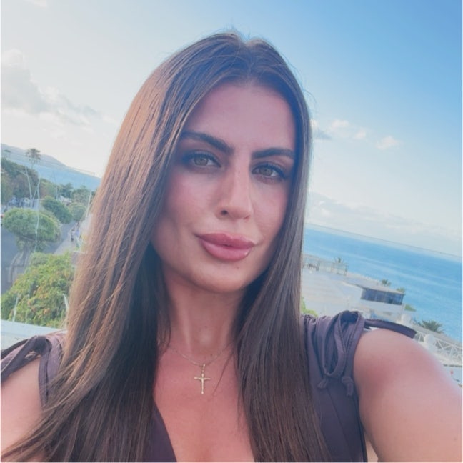 28F Looking for a Friendly House  Main Photo