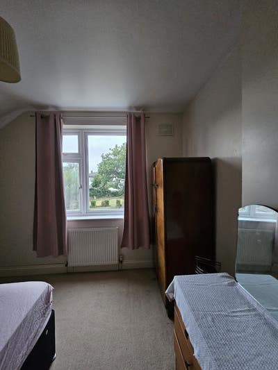  Double Room Available –Orpington  Main Photo