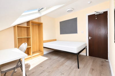4 Bedroom Student Property - Kensington Fields Main Photo