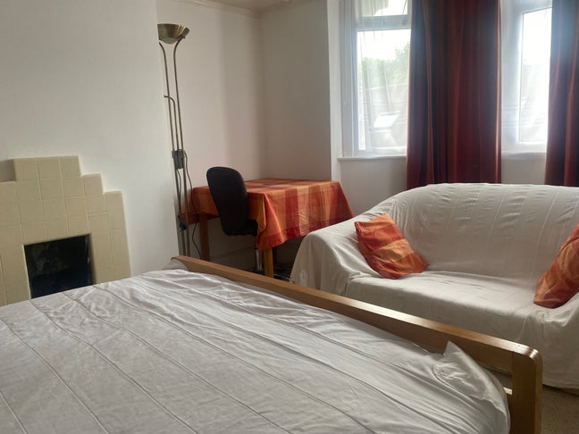  Spare Room @Headington 750pcm  -Short Let Welcome Main Photo