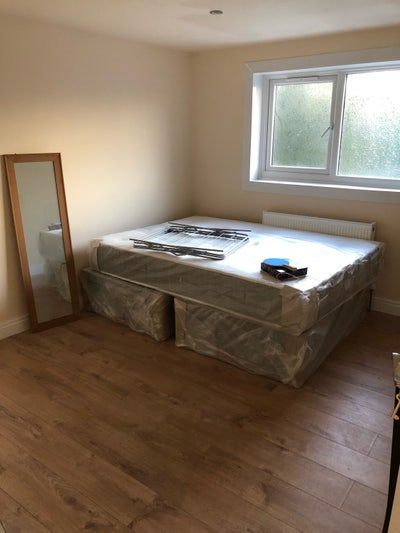 Room for rent  Main Photo