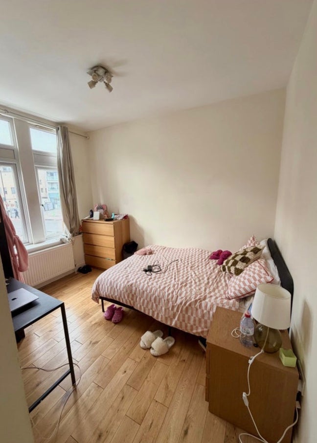 Room to Rent in Clapham South, 1 min to tube Main Photo