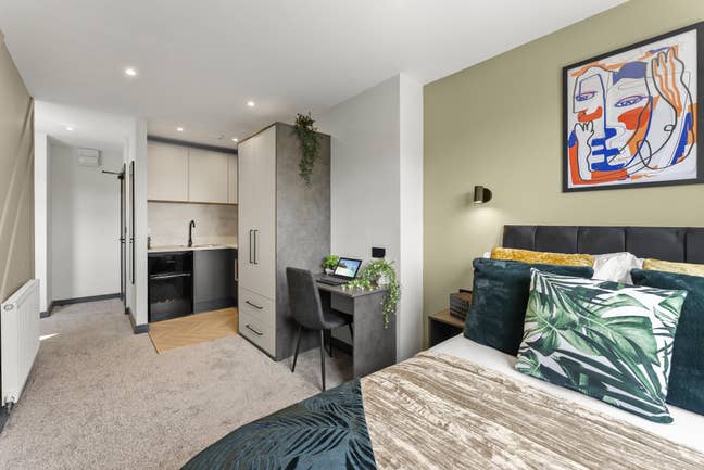  Luxury Living On Chandos Street Main Photo