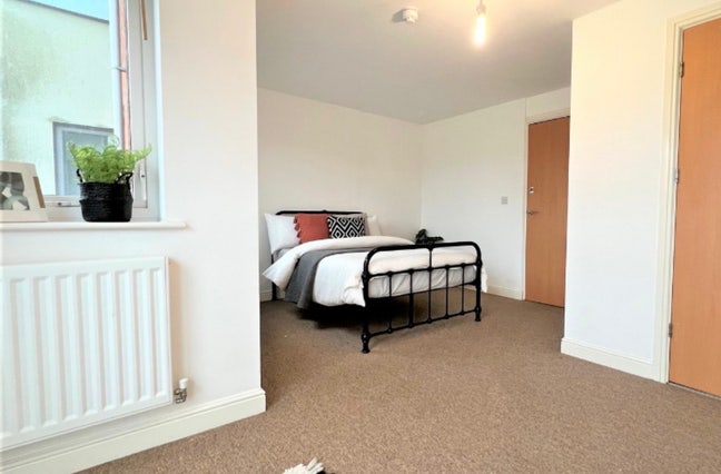 Double Ensuite | Near Whh | Deposit Free Main Photo