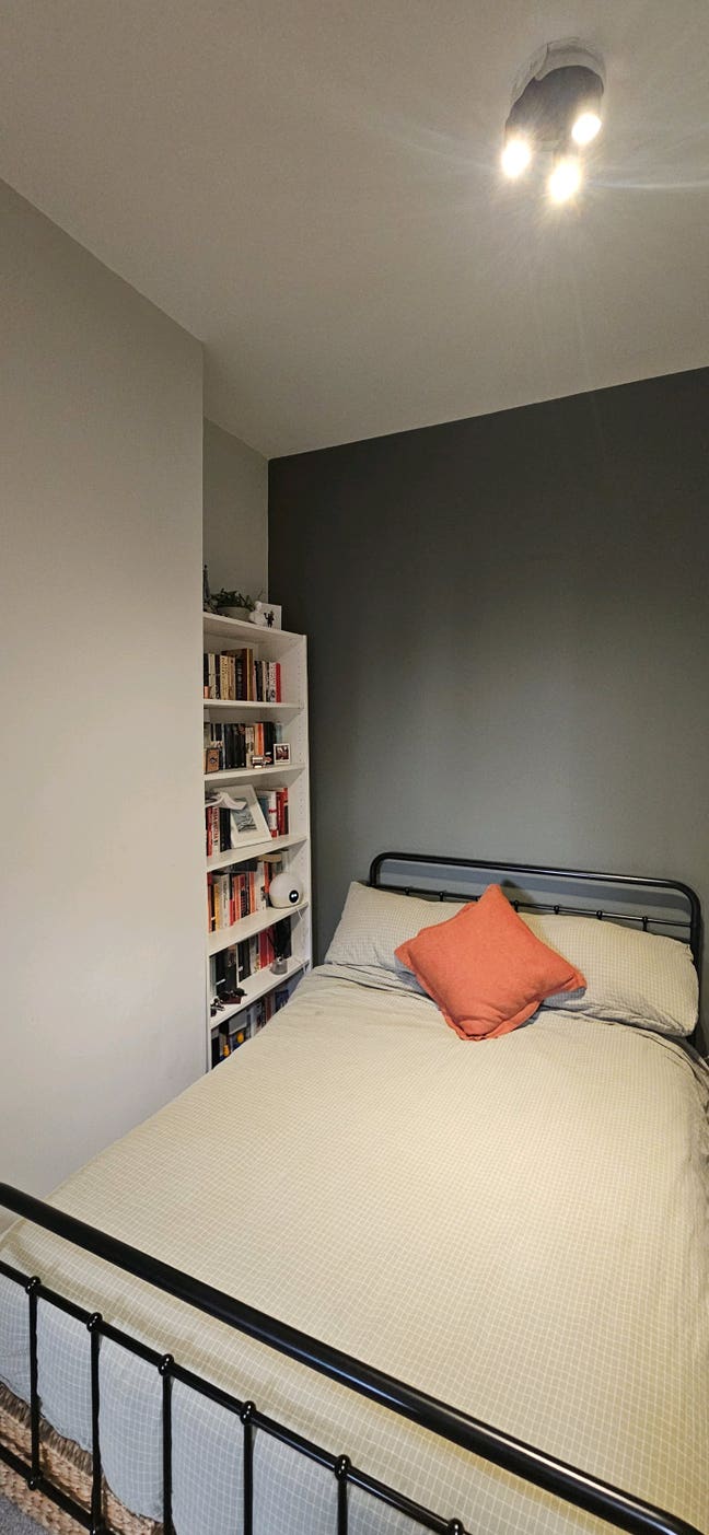 Furnished double room w/ ensuite + bills included Main Photo