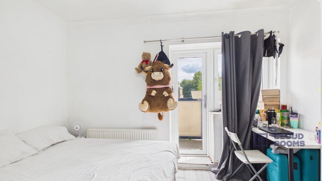 East London – E1 🏠 Stepney Green / Whitechapel Main Photo