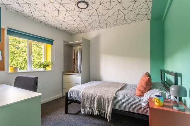 Student Room in Brighton | All Bills Inc  Main Photo