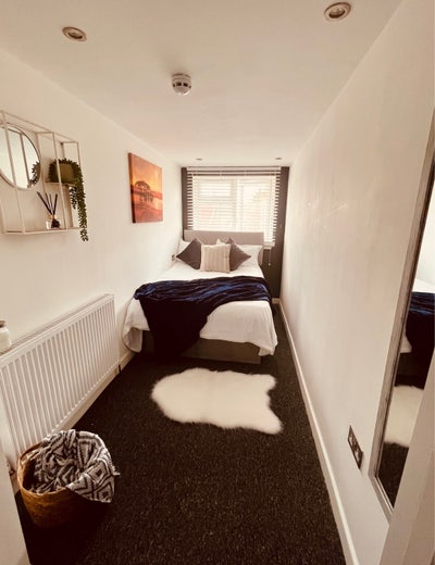 En-suite room moments away from Watford Junction! Main Photo