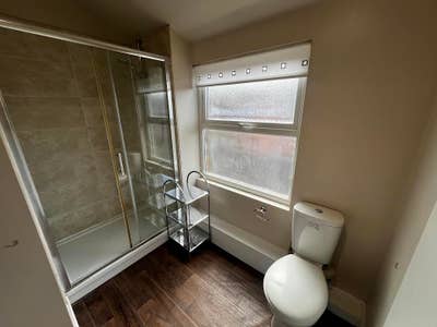 Room Available Now - Albert Grove  Main Photo