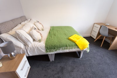 Warrington Town Centre | Private En-suite Room Main Photo