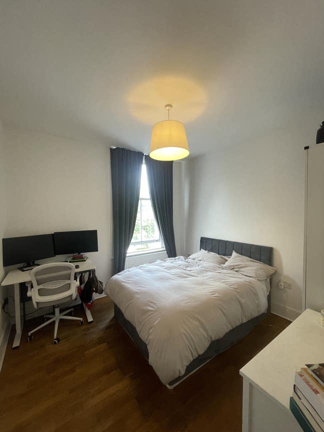 Double Room w/Bathroom Available in Kentish Town Main Photo