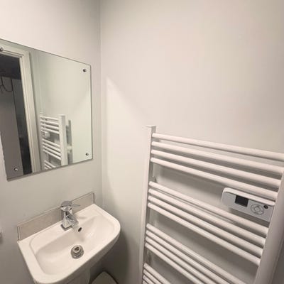 Available Ensuite Room in Leeds City Center LS2 Main Photo