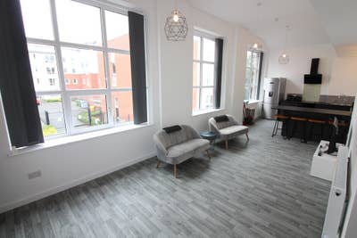 Modern Studio | Bills Included Main Photo