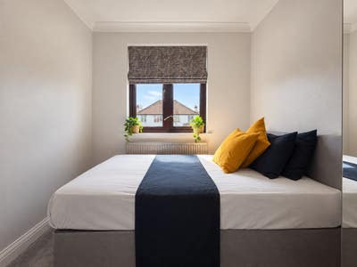 Brand new house - 15min to Central/Jubilee line Main Photo