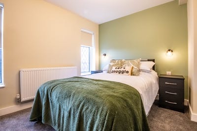 1 Studio Room To Rent  Main Photo