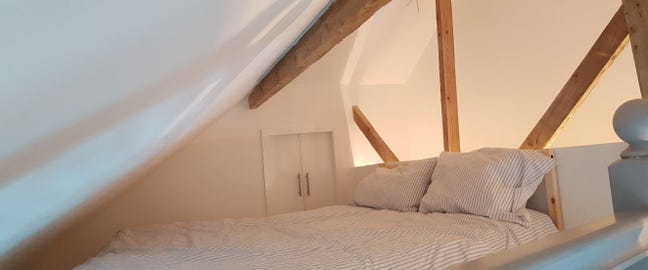 W1 - 1 Bedroom Flat Steps Away to Central Line  Main Photo