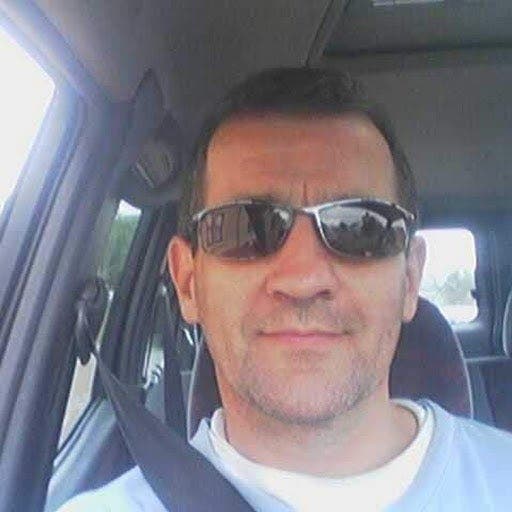 Professional Male seeks a single or double room Main Photo