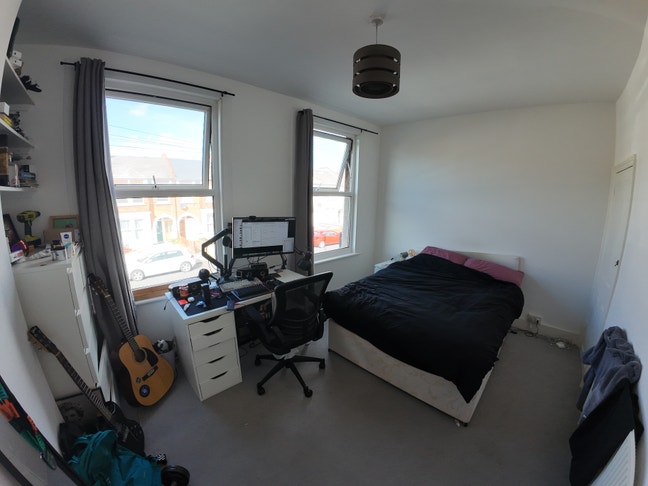 Big double room - Tooting Broadway Main Photo