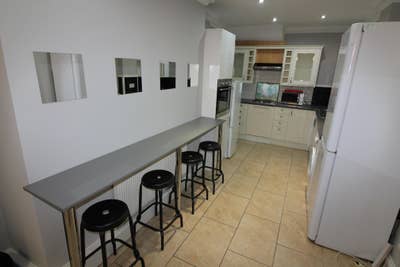 Modern Studio | Bills Included Main Photo