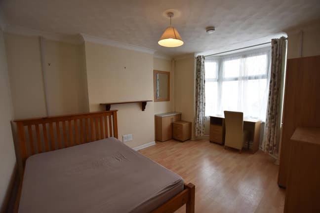  Double  Room in House Share for Single Person Onl Main Photo
